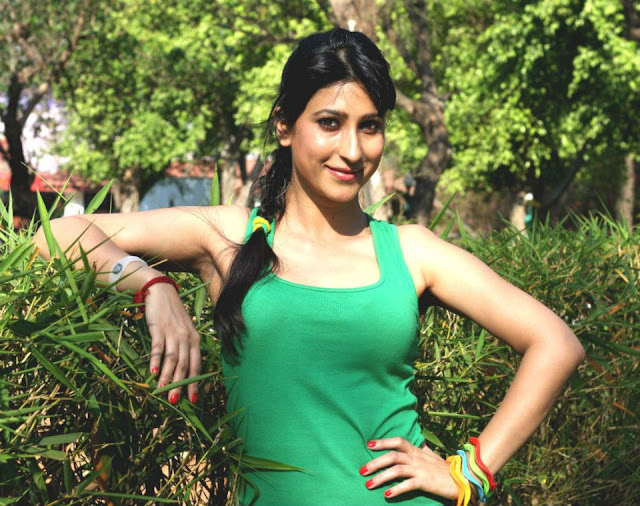 Urvashi Chaudhary in Gorgeous Green Outfit