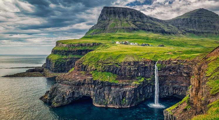 Faroe, Pesona Keindahan Debur Ombak di Denmark