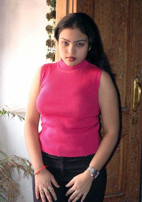 Download this Navya Chennai Mallu Hot Girl Showing Cleavage Photo Gallery picture