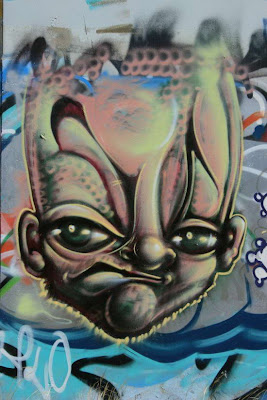 38 Graffiti Unik Keren dan Kreatif 