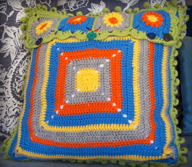 popcorn stitch flower cushion