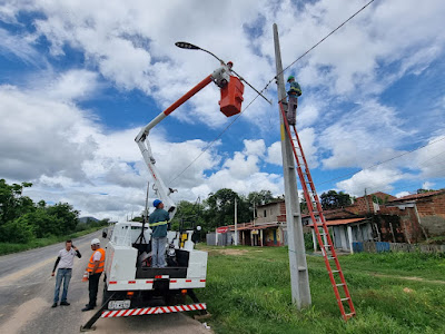 ITAMBÉ: PREFEITURA REALIZA INSTALAÇÃO DE LÂMPADAS DE LED EM TRECHO URBANO DA BA-263