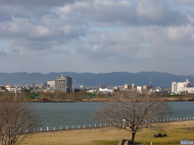 新淀川と生駒山