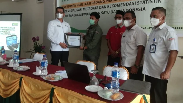 BPS-Kominfo Padang Pariaman Adakan FGD Penyusunan Publikasi Dalam Angka 2022