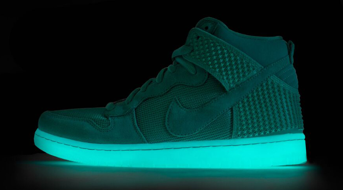  Nike  Dunk High Green Glow  Glow  in the Dark  Skate Shoes 