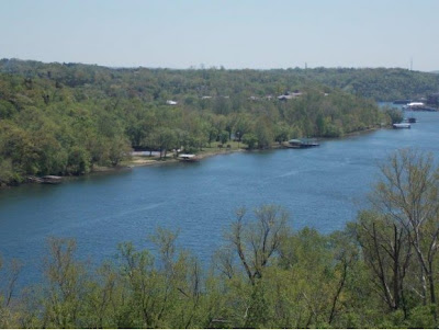 Lake Taneycomo in Branson, MO