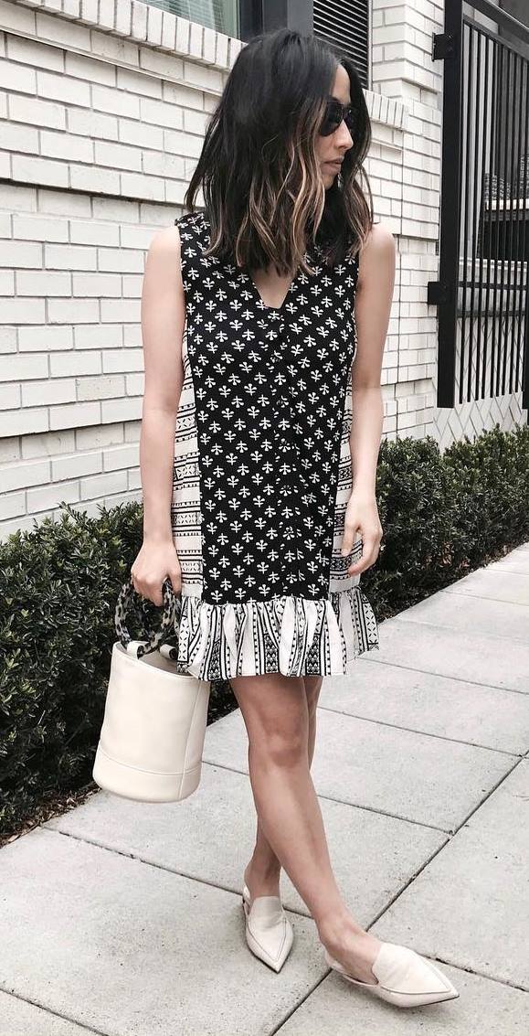 summer outfit idea / printed dress + bag + white loafers