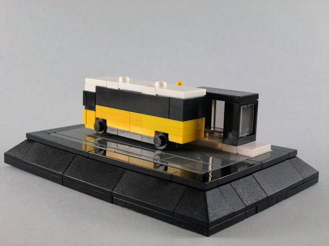 MOC LEGO Autocarro da CARRIS e paragem