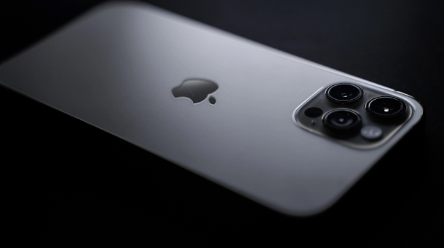من المتوقع أن يشهد iPhone 15 Pro أول زيادة في السعر منذ iPhone X