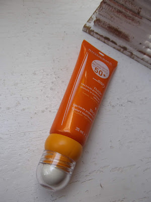 Bioderma Photoderm Bronz DUO ochranný fluid na tvár a balzam na pery SPF 50+