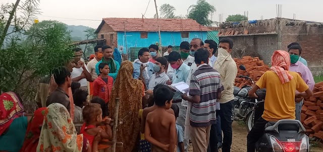 पैसे लेकर आवास दिलाने का वायरल हुआ था वीडियो आरोपी शिक्षक के खिलाफ दर्ज हुआ प्रकरण