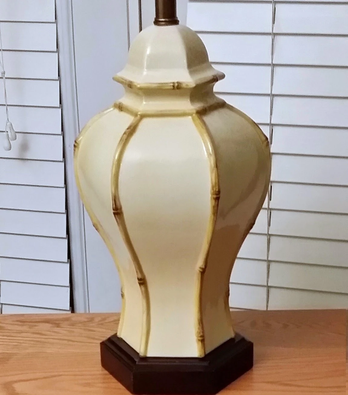 White Hollywood Regency Faux Bamboo Vintage Lamp (OKC Craigslist Garage Sales) $90