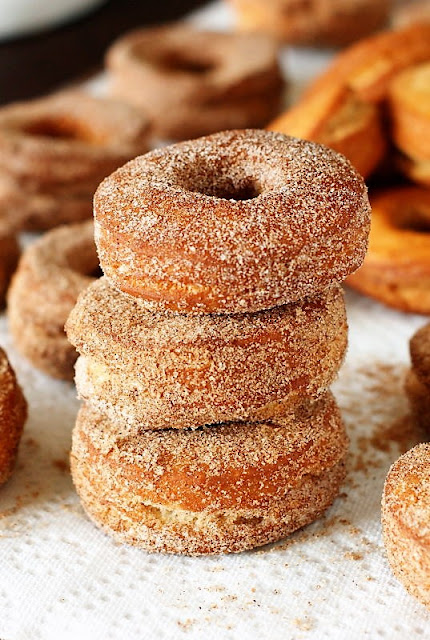  together with laced amongst tasty cinnamon together with nutmeg throughout How To Make Old-Fashioned Doughnuts: Step-By-Step