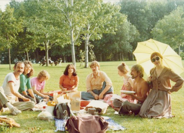 A Vintage Nerd, 1970's Picnic, Vintage Blog, Retro Food Recipes, Retro Picnic Ideas, Vintage Picnic Recipes, Vintage Picnic Inspiration