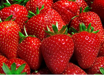 vitamin dalam buah strawberry