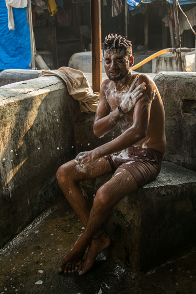 portrait street photography dhobi ghat mumbai