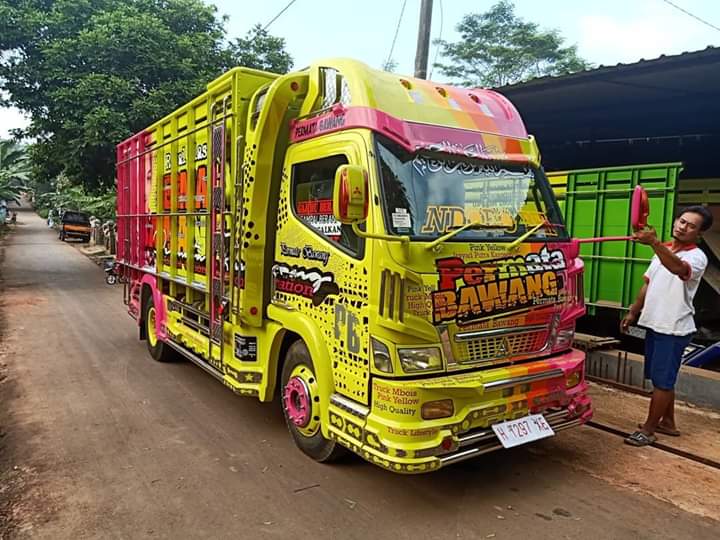 Modifikasi Truk  Kuning  DESIGNER LAWAS