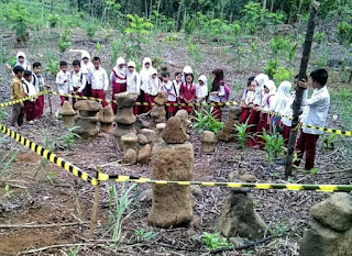 Chess-piece artifacts in Ciletuh Geopark, Sukabumi