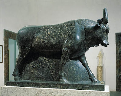 Si ritiene che i tori di Apis siano incarnazioni di Ptah di Dio 