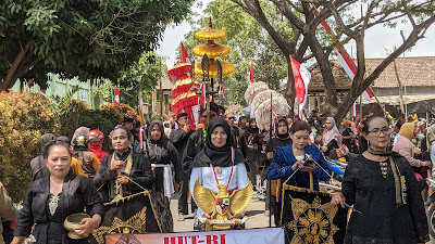 Senja Majapahit, Putra Wayah Majapahit Memeriahkan Pawai Karnaval HUT RI Ke 78 Di Murukan - Mojoagung 