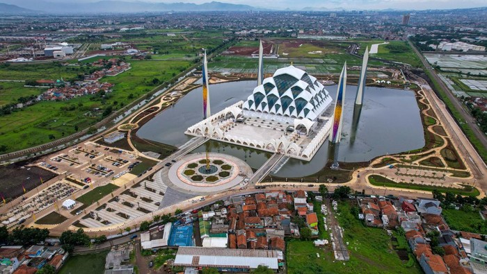 Kemegahan MAsjid Raya Al Jabbar