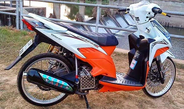 Modifikasi Honda Vario Techno 125 Velg Jari Jari Terbaru