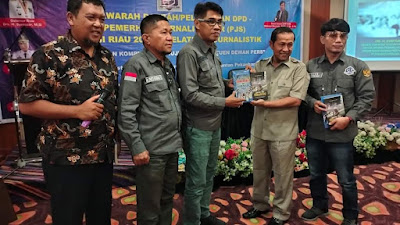 Dapat Pencerahan dan Buku Gratis dari Tokoh Pers Riau H Syafriadi, Lagu Ahmad Dhani Berdendang di Hati Para Peserta