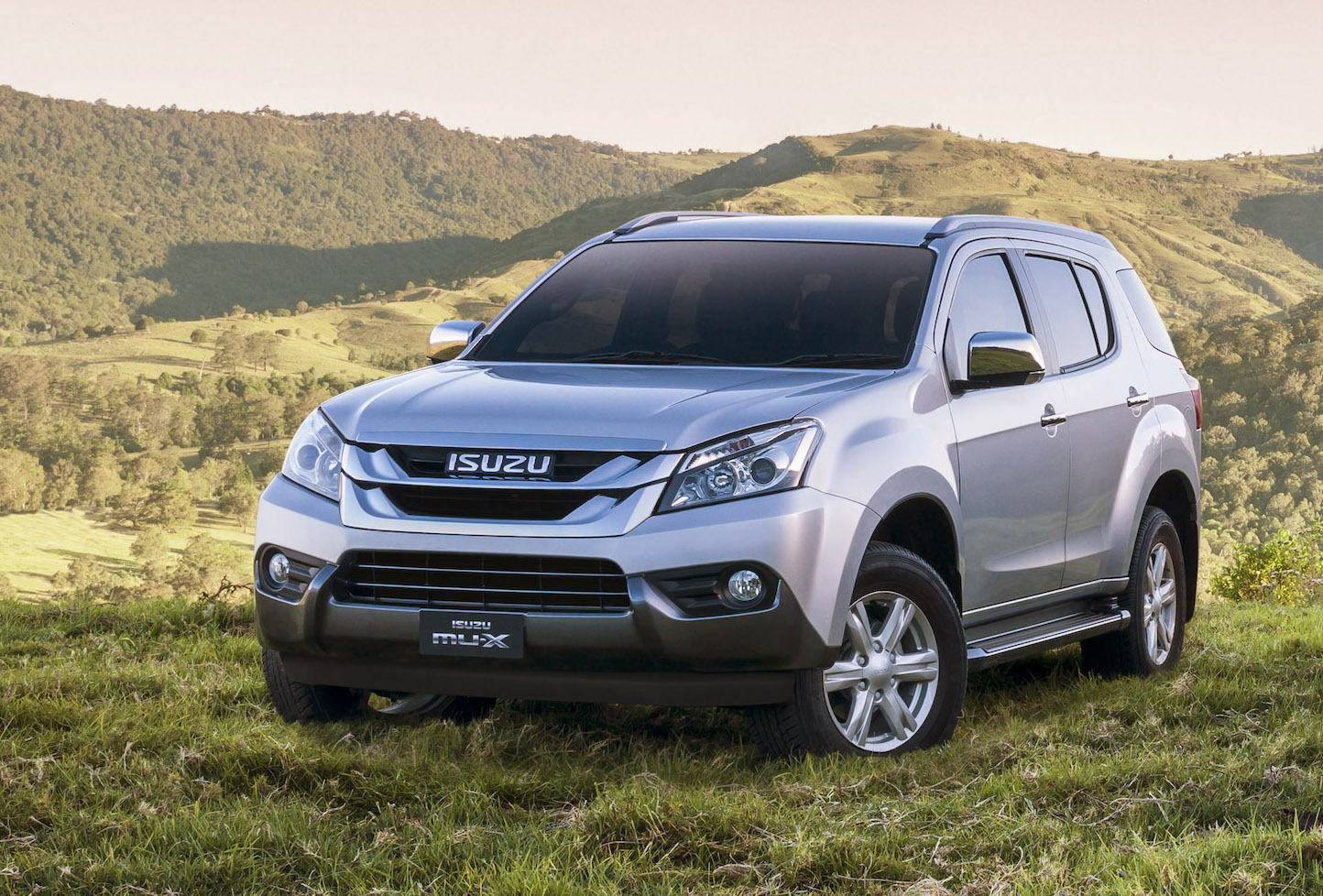 Luncurkan Mobil Terbaru Isuzu Siap Menantang Fortuner Dan Pajero