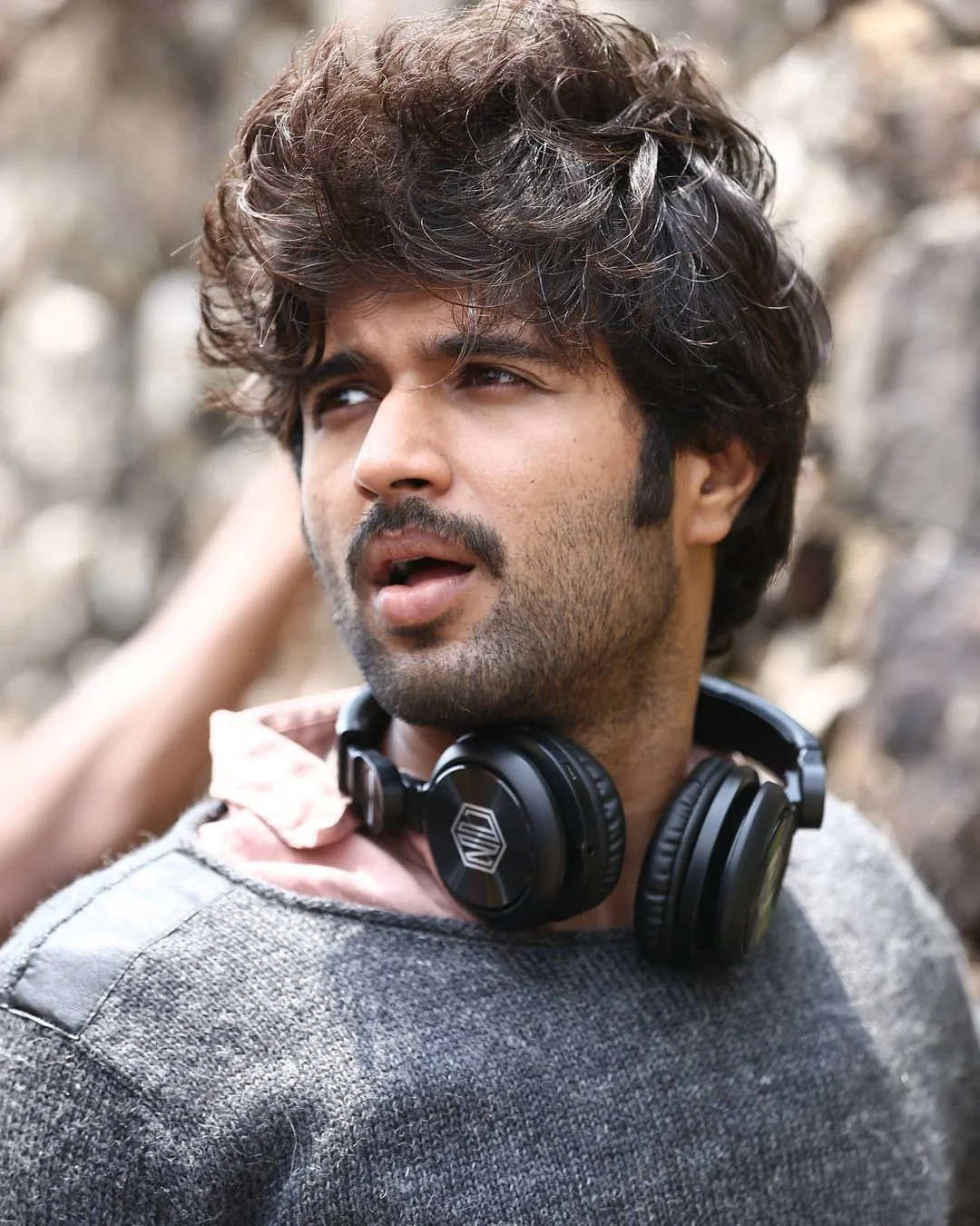 Vijay Deverakonda HD Wallpaper free Download