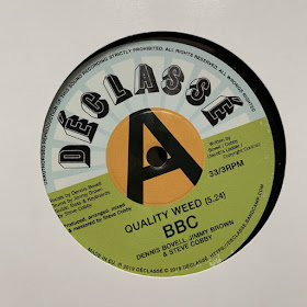 The paper label of this 7" single displays the name of the song ("Quality Weed"), the group that recorded it (BBC), the label that released it (Declasse), and all of the copyright information.
