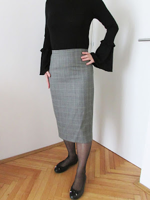 https://ladylinaland.blogspot.com/2018/12/refashion-plaid-skirt-from-old-dress.html