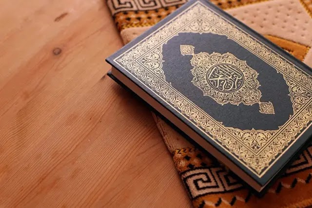 من الصحابي الذي جمع القرآن الكريم - كم استغرق نزول القرآن