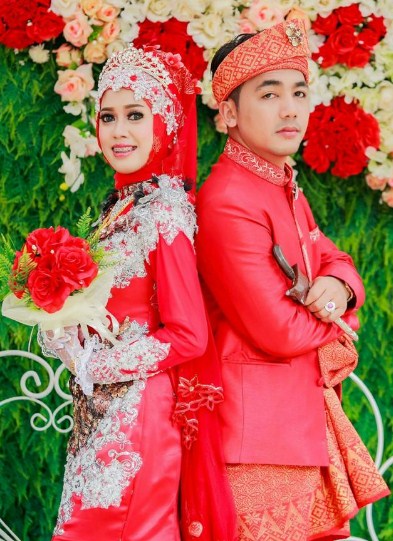 Koleksi Baju Muslim Pengantin Modern Dari Yang Adat 