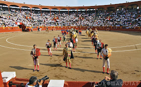 perera ureña galdos minuto silencio corrida toros acho homenaje muertes