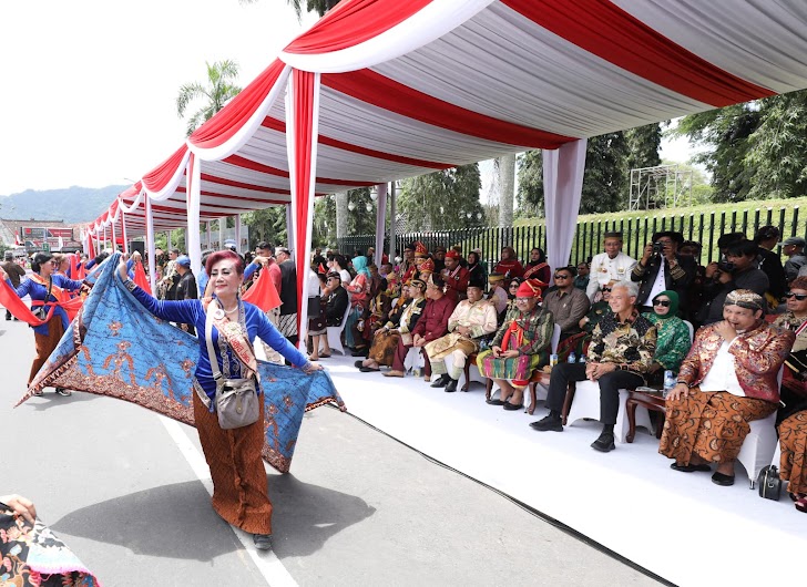 Satukan Raja se-Nusantara di Borobudur, Ganjar Pranowo Suguhkan Pawai Budaya Kerajaan ke Masyarakat