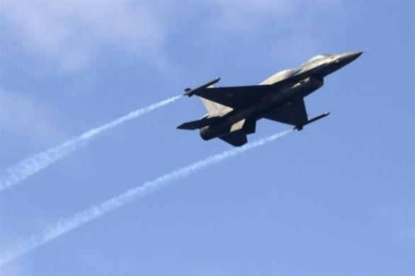 Υπερπτήσεις «κατά κύματα» από τουρκικά F-16 στο Αιγαίο