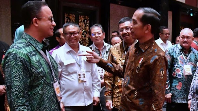 Foto Anies Baswedan Bareng Presiden Jokowi Viral Lagi, Kali Ini Pak Gubernur Lagi Tolak Pinggang