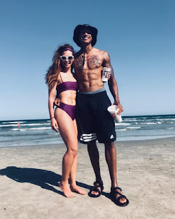 Josh Reynolds With His Girlfriend Haley Graves On The Beach