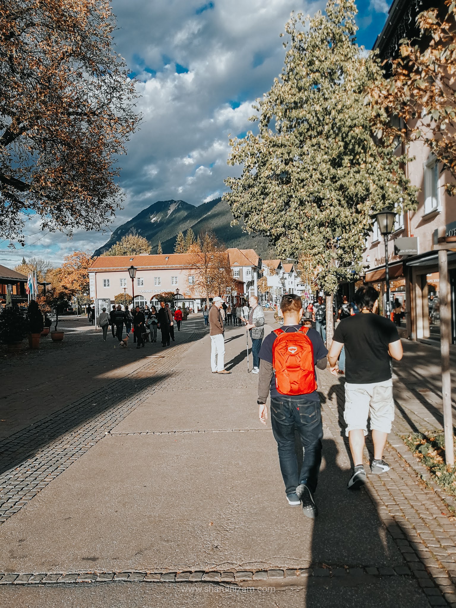 Makan Tengah Hari & Solat Di Garmisch Partenkirchen