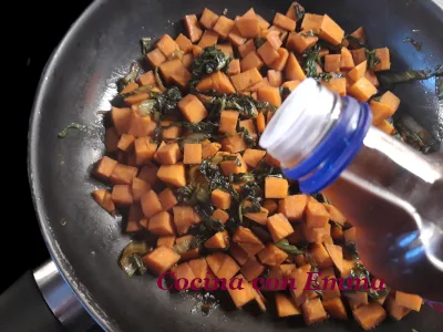 Crema de pak choi con guarnición