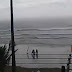 UN RAYO IMPACTA CONTRA UNA TURISTA EN UNA PLAYA DE BRASIL; ESTÁ EN ESTADO CRÍTICO
