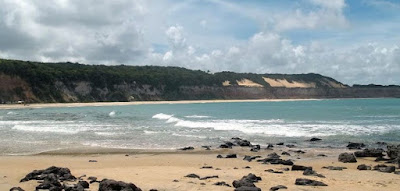 Dolphins Bay - Daftar Pantai Terpopuler di Brazil