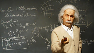 Einstein dan Teori Relativitas