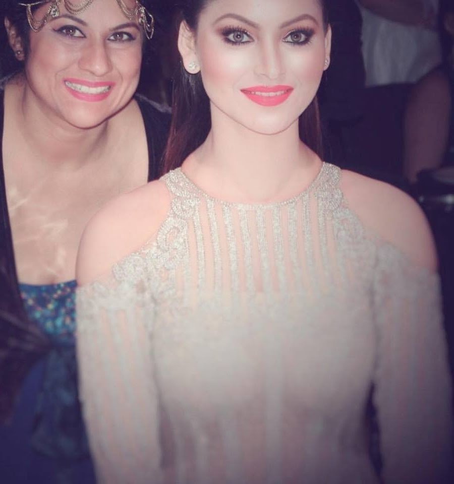 Urvashi Rautela Hot 2016