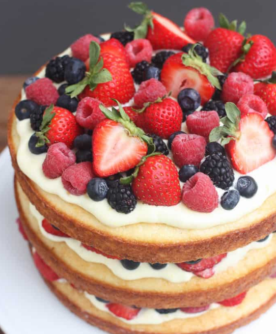 BERRY CAKE WITH LEMON CREAM MOUSSE