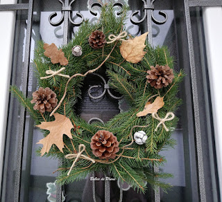 Bulles de Plume Fabriquer une couronne de Noël avec des branches de sapin