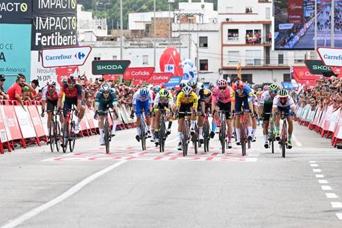 Soupe hace saltar la banca en Oliva - 7ª etapa / Vuelta a España 2023