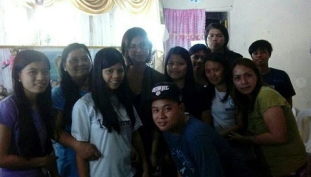 IN PHOTOS: Angel Locsin Visits The Wake Of Her Fan