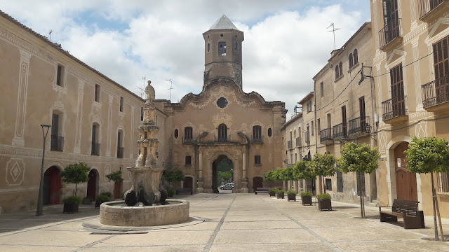 PR-C8 Santes Creus - Les Pobles - Castell de l'Albà- l'Albà - Santes Creus, plaça i font de Sant Benet al Monestir de Santes Creus