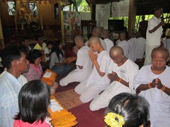 เณรขออโหสิกรรม พ่อกับแม่ ก่อนบวชในโครงการพรรพชาหมู่